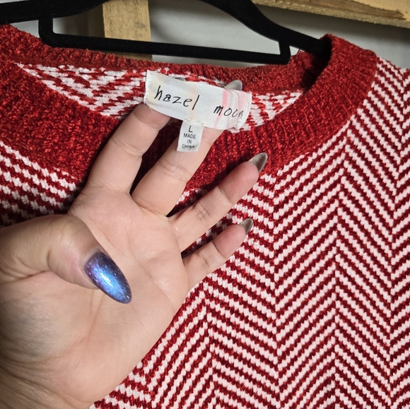 Hazel moon sweater Size: L Color: Red/white - Picture 2 of 3
